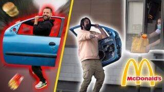 Aller au McDrive avec juste une portière de voiture – Défis Prank – Les Inachevés