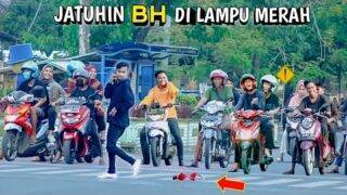 PRANK JATUHIN BH DI LAMPU MERAH.. NGAKAK PARAH