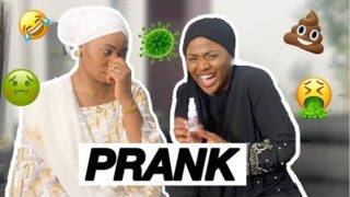 PRANK🤮: JE METS DU SPRAY ODEUR 💩💩, POUR VOIR LA RÉACTION DE MA MÈRE ( ELLE EN PEUX PLUS !!!)