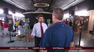 Roswell crash anniversary sends alien "believers" to New Mexico