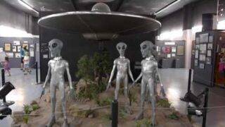 Roswell, New Mexico – International UFO Museum And Research Center HD (2016)