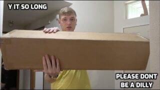WTF IS IN THIS SUSPICIOUS BOX?!?!