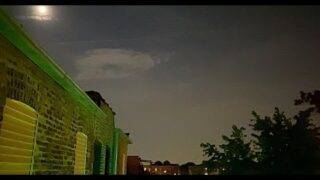 UFO SIGHTING 2021!!!!! PART 271 THE MOON WAS OUT AND THERE WAS A CLOUD THAT LOOKED LIKE A SPACESHIP